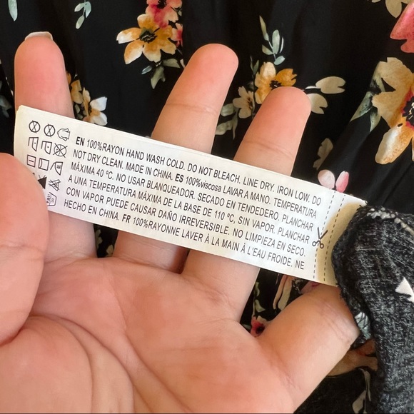 Forever 21 + Floral Faux Wrap Dress - Picture 5 of 5